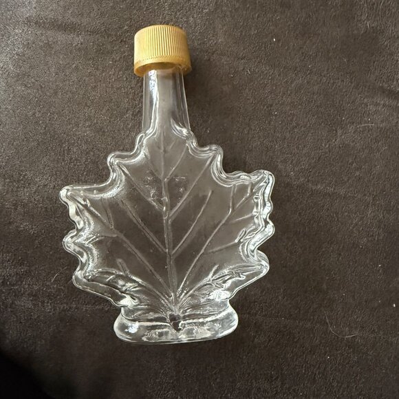 Maple Leaf-Shaped Clear Glass Bottle - Picture 1 of 3